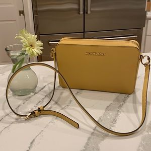 Sunshine yellow Michael Kors handbag - perfect for summer